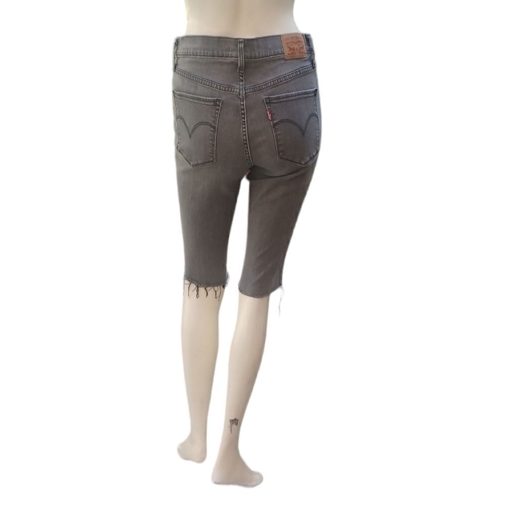 661941....Levi's Gray Shorts Size 29, 12" Inseam 9" Rise - Picture 4 of 6